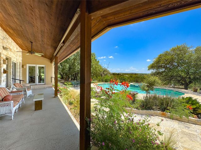 1178 Hidden Creek DR, Dripping Springs, TX 78620