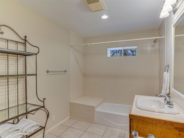 1178 Hidden Creek DR, Dripping Springs, TX 78620