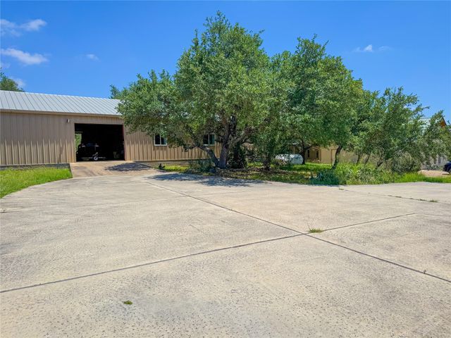 1178 Hidden Creek DR, Dripping Springs, TX 78620