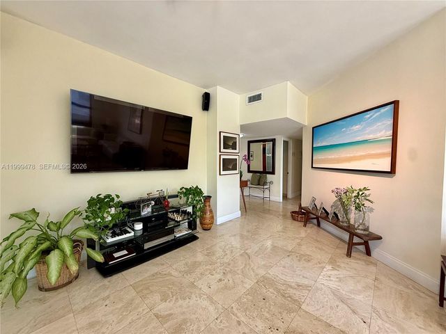 1121 Crandon Blvd E107, Key Biscayne, FL 33149