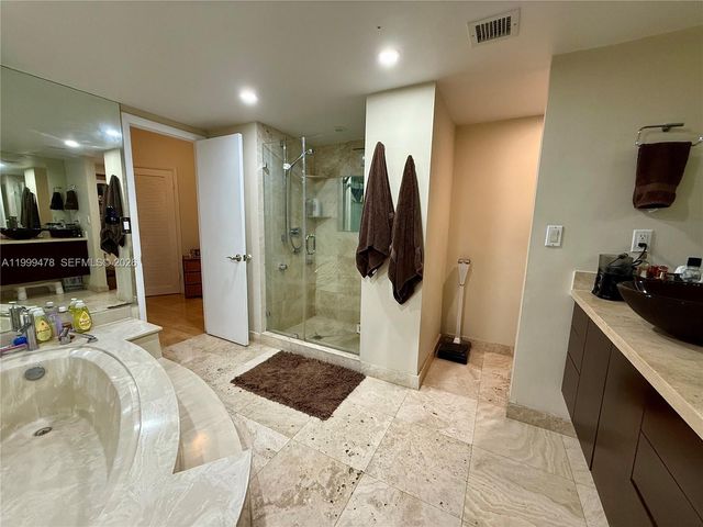 1121 Crandon Blvd E107, Key Biscayne, FL 33149