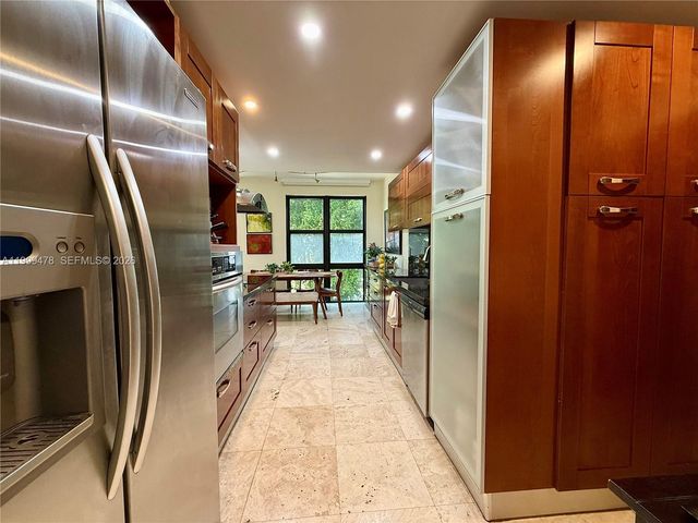 1121 Crandon Blvd E107, Key Biscayne, FL 33149
