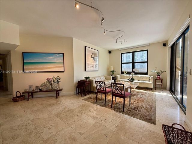 1121 Crandon Blvd E107, Key Biscayne, FL 33149