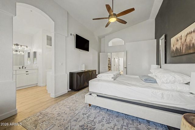 8143 E MICHELLE Drive, Scottsdale, AZ 85255