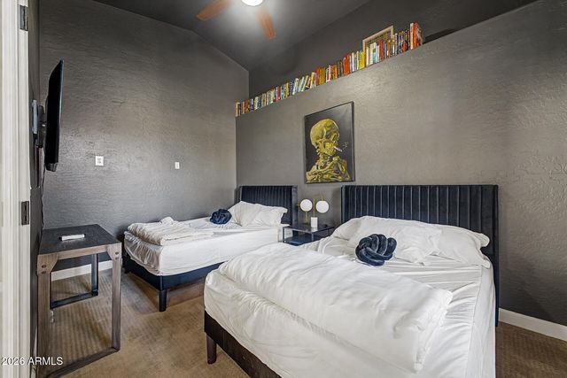 8143 E MICHELLE Drive, Scottsdale, AZ 85255