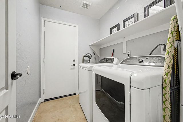 8143 E MICHELLE Drive, Scottsdale, AZ 85255
