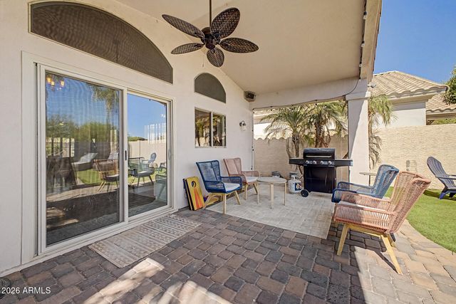 8143 E MICHELLE Drive, Scottsdale, AZ 85255