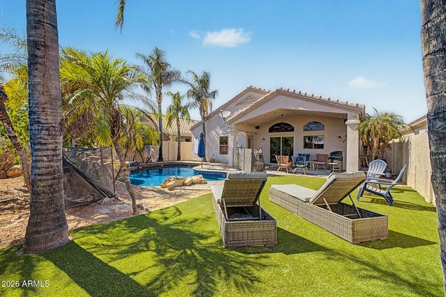 8143 E MICHELLE Drive, Scottsdale, AZ 85255