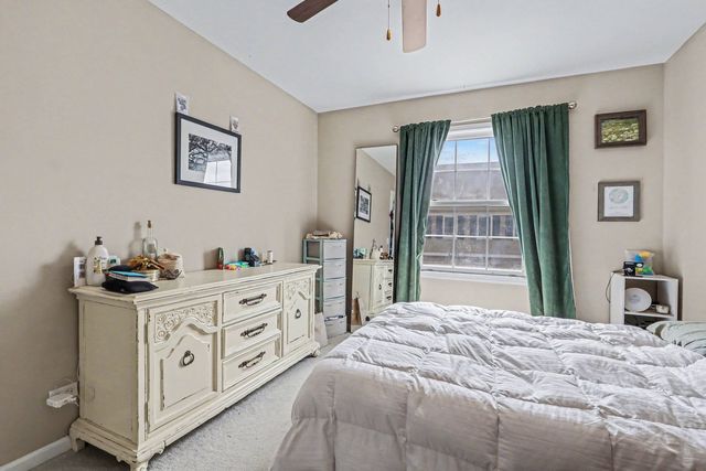 2S750 Grove Lane 23-C, Warrenville, IL 60555