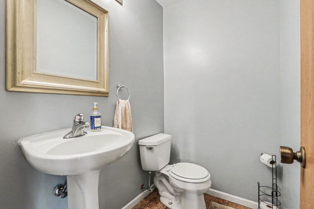 2S750 Grove Lane 23-C, Warrenville, IL 60555