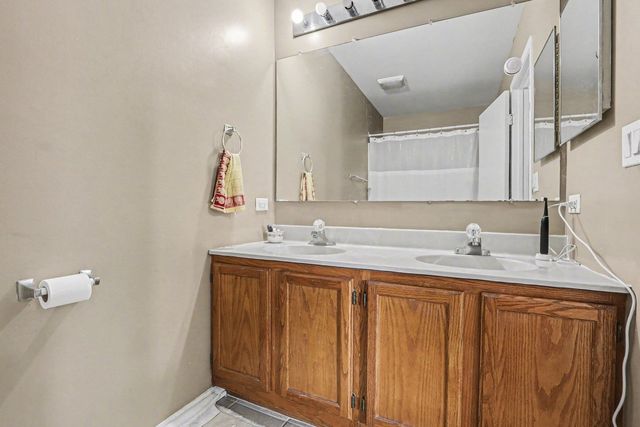2S750 Grove Lane 23-C, Warrenville, IL 60555