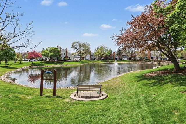 2S750 Grove Lane 23-C, Warrenville, IL 60555