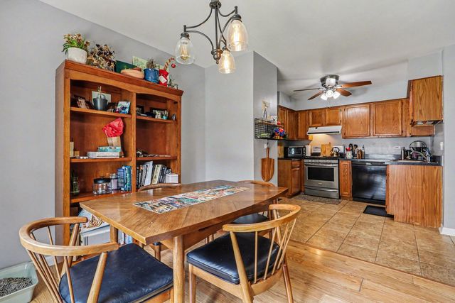 2S750 Grove Lane 23-C, Warrenville, IL 60555