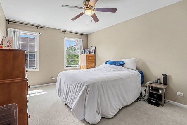 2S750 Grove Lane 23-C, Warrenville, IL 60555