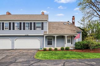 2S750 Grove Lane 23-C, Warrenville, IL 60555