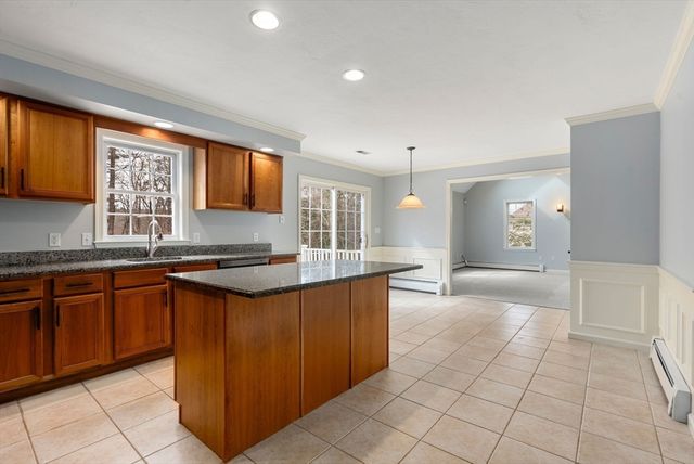 9 Old Towne Way, Sturbridge, MA 01518