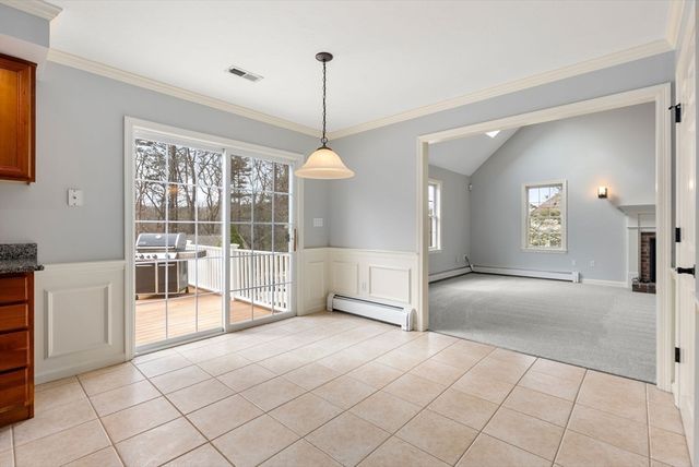 9 Old Towne Way, Sturbridge, MA 01518