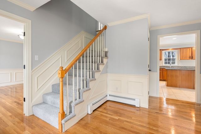 9 Old Towne Way, Sturbridge, MA 01518