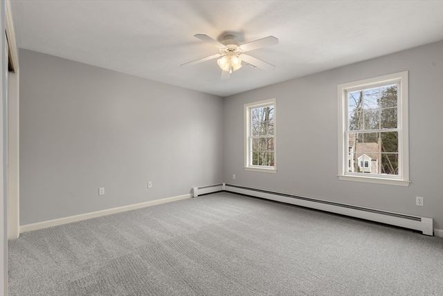 9 Old Towne Way, Sturbridge, MA 01518