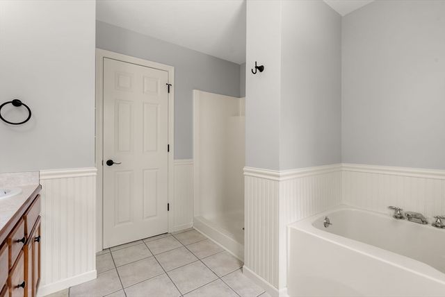 9 Old Towne Way, Sturbridge, MA 01518