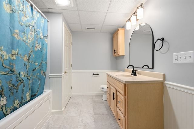 9 Old Towne Way, Sturbridge, MA 01518