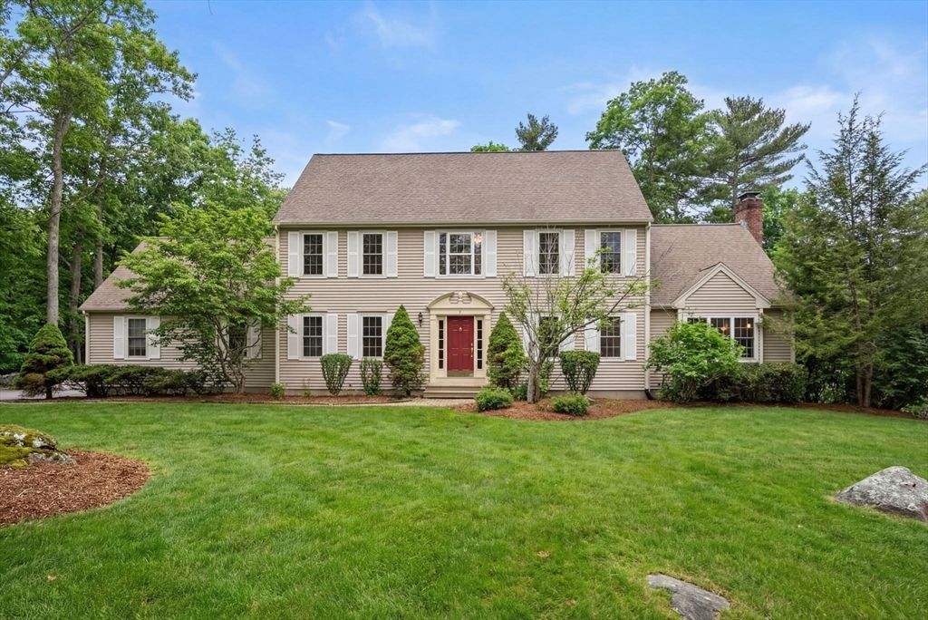 9 Old Towne Way, Sturbridge, MA 01518