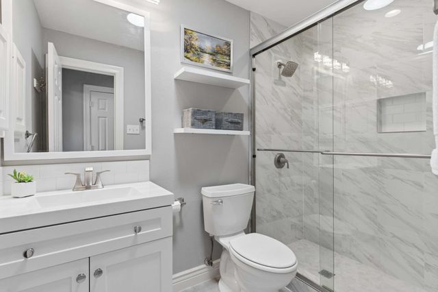 801 Glendevon Drive, Mckinney, TX 75071