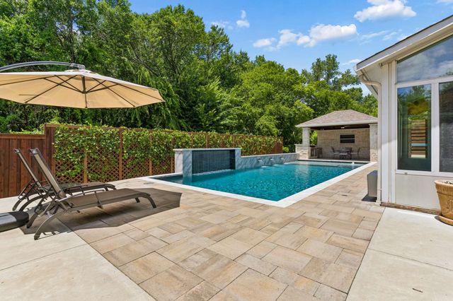 801 Glendevon Drive, Mckinney, TX 75071