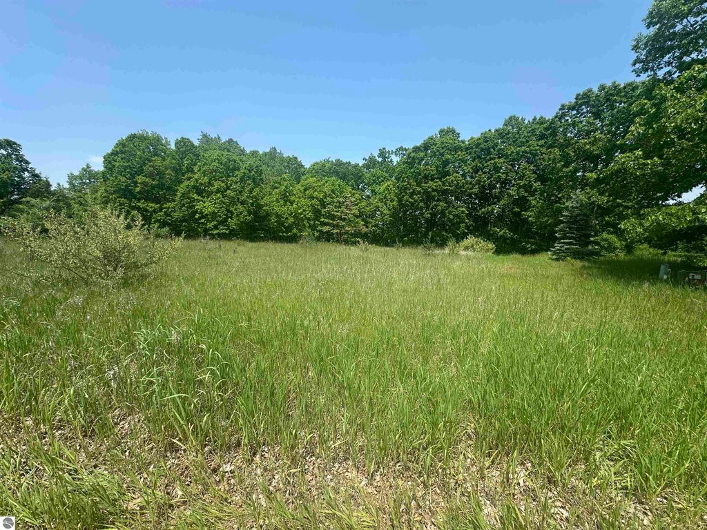 Image 3 of property listing at 1035 Bonanza Lane, Weidman, MI 48893