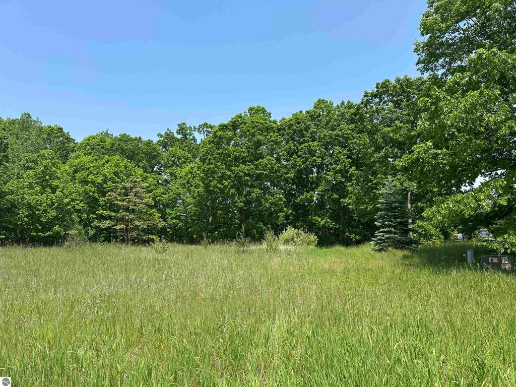 Image 9 of property listing at 1035 Bonanza Lane, Weidman, MI 48893