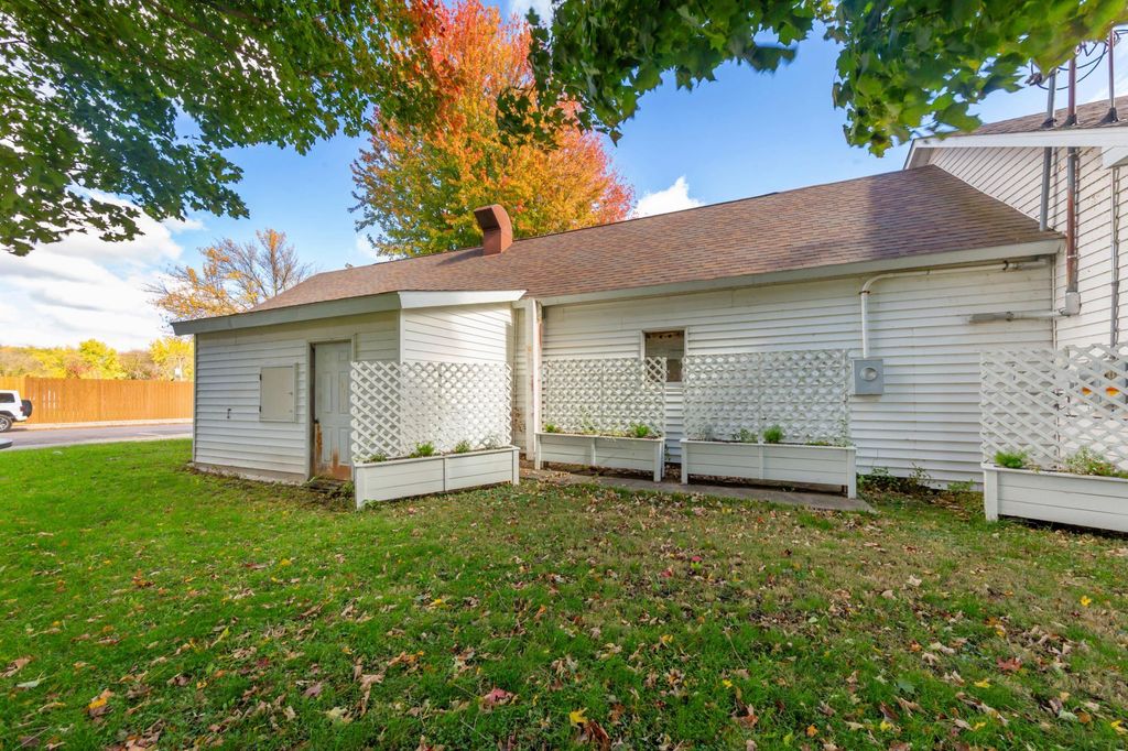 107 Main Street E, Elysian, MN 56028 — photo 3