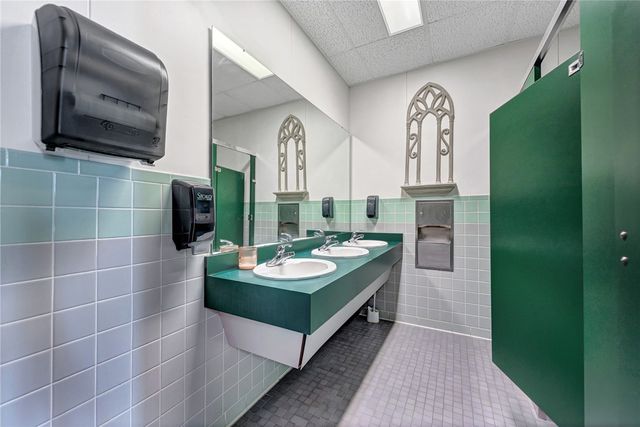 2600 W Hudson Road, Rogers, AR 72756