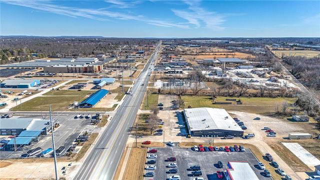 2600 W Hudson Road, Rogers, AR 72756