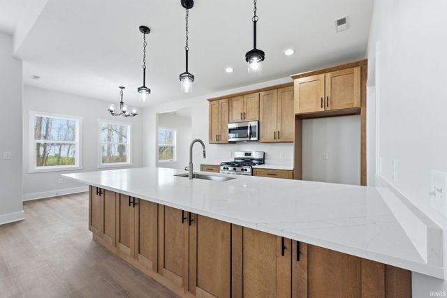 614 S Cottonwood Court, Columbia City, IN 46725