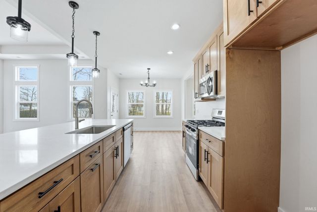 614 S Cottonwood Court, Columbia City, IN 46725