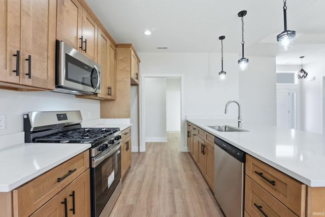 614 S Cottonwood Court, Columbia City, IN 46725