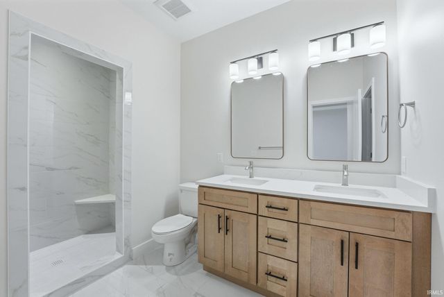 614 S Cottonwood Court, Columbia City, IN 46725