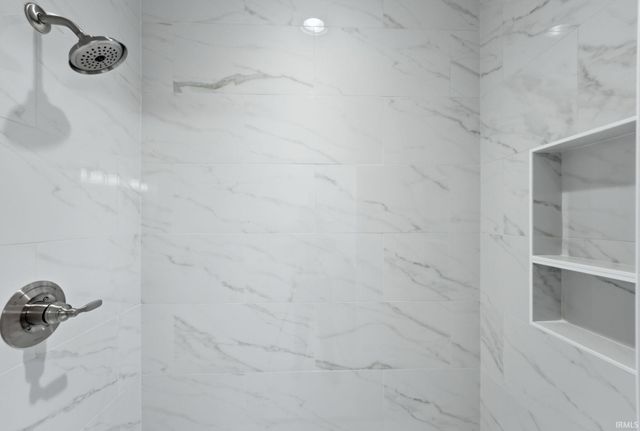 614 S Cottonwood Court, Columbia City, IN 46725