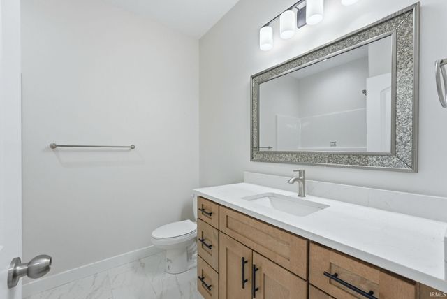 614 S Cottonwood Court, Columbia City, IN 46725