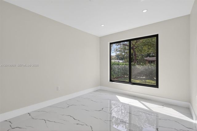 53 NW 68th St, Miami, FL 33150