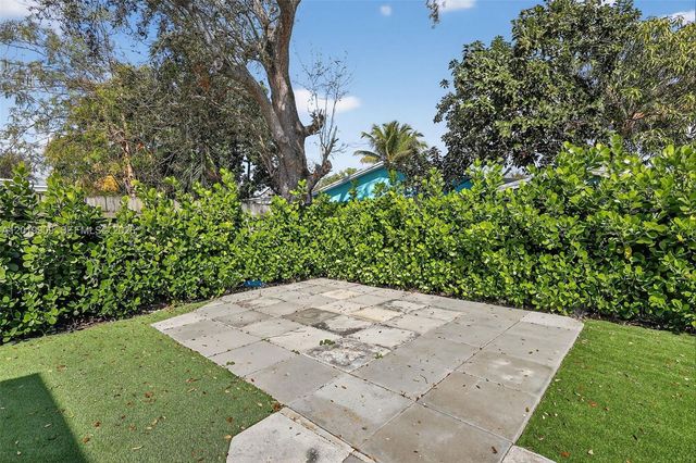 53 NW 68th St, Miami, FL 33150