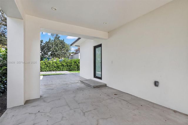 53 NW 68th St, Miami, FL 33150
