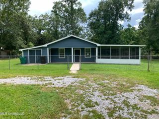 10085 Paradise Lane, Bay Saint Louis, MS 39520