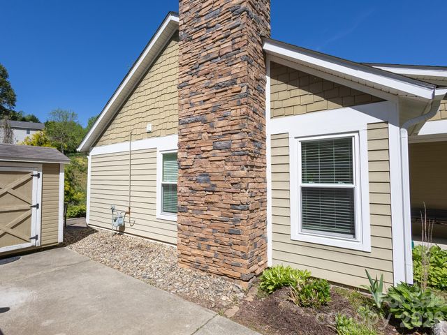 128 Lower Grassy Branch Road, Asheville, NC 28805