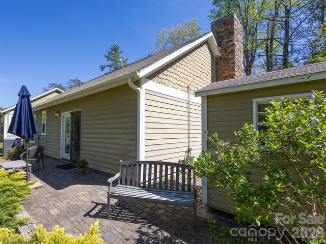 128 Lower Grassy Branch Road, Asheville, NC 28805