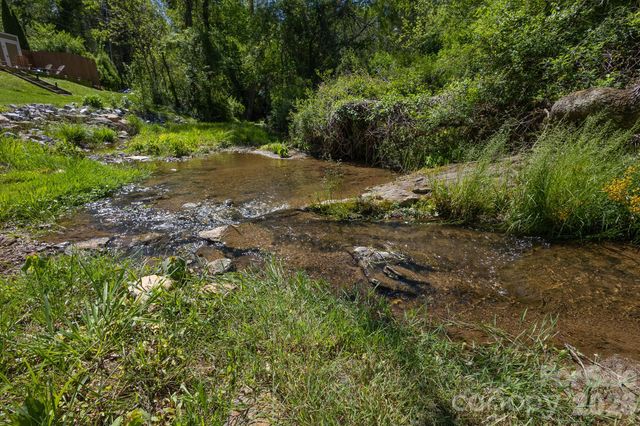 128 Lower Grassy Branch Road, Asheville, NC 28805