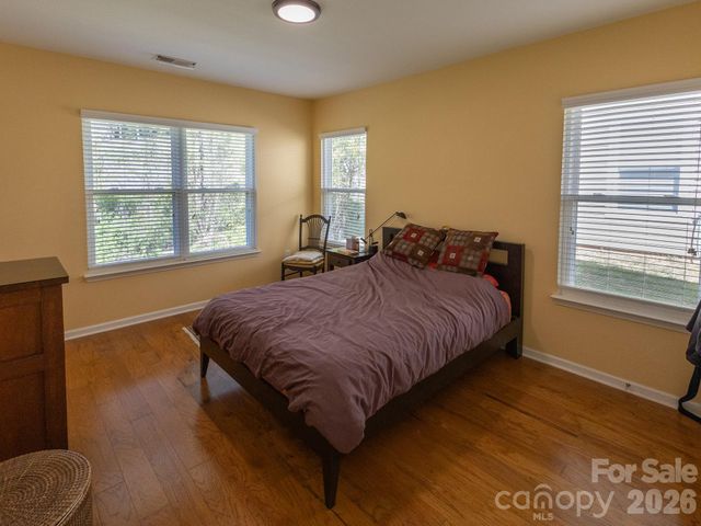 128 Lower Grassy Branch Road, Asheville, NC 28805