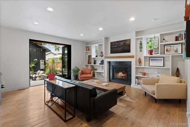 2533 N Emerson Street, Denver, CO 80205