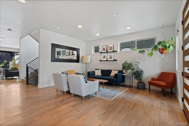 2533 N Emerson Street, Denver, CO 80205