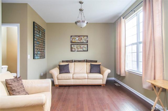 51171 Brompton, Novi, MI 48374